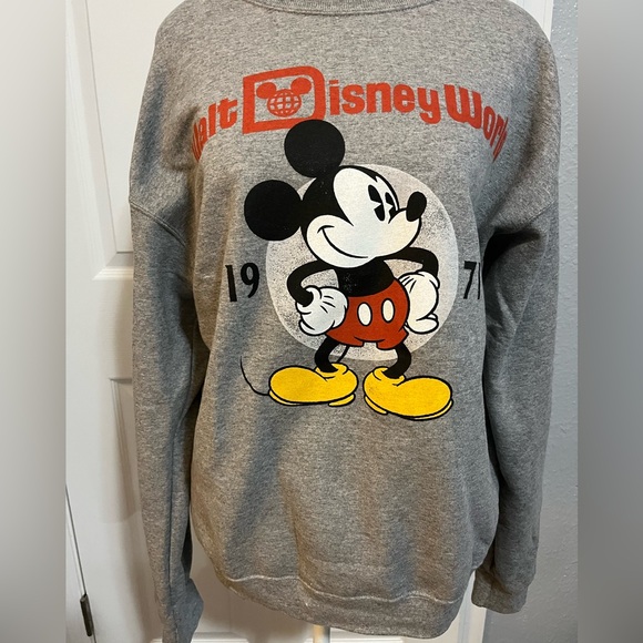 Meet your Posher, Lori - Picture 3 of 4